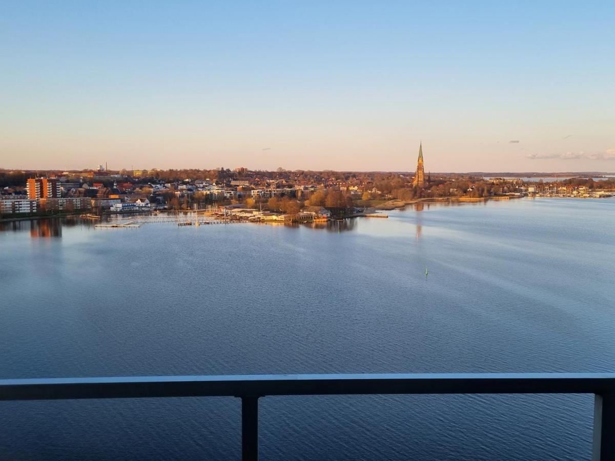Traumblick! Mitten Im Wasser, Dem Himmel Ganz Nah! Schleswig Exterior foto